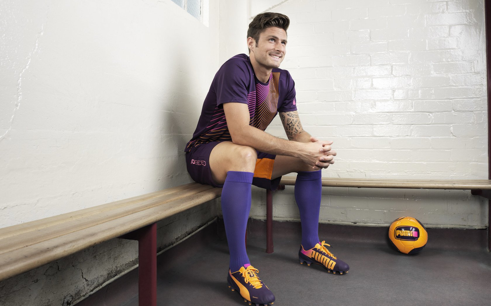 皇马反击成功,逆转战胜对手获得宝贵三分,皇马反击集锦